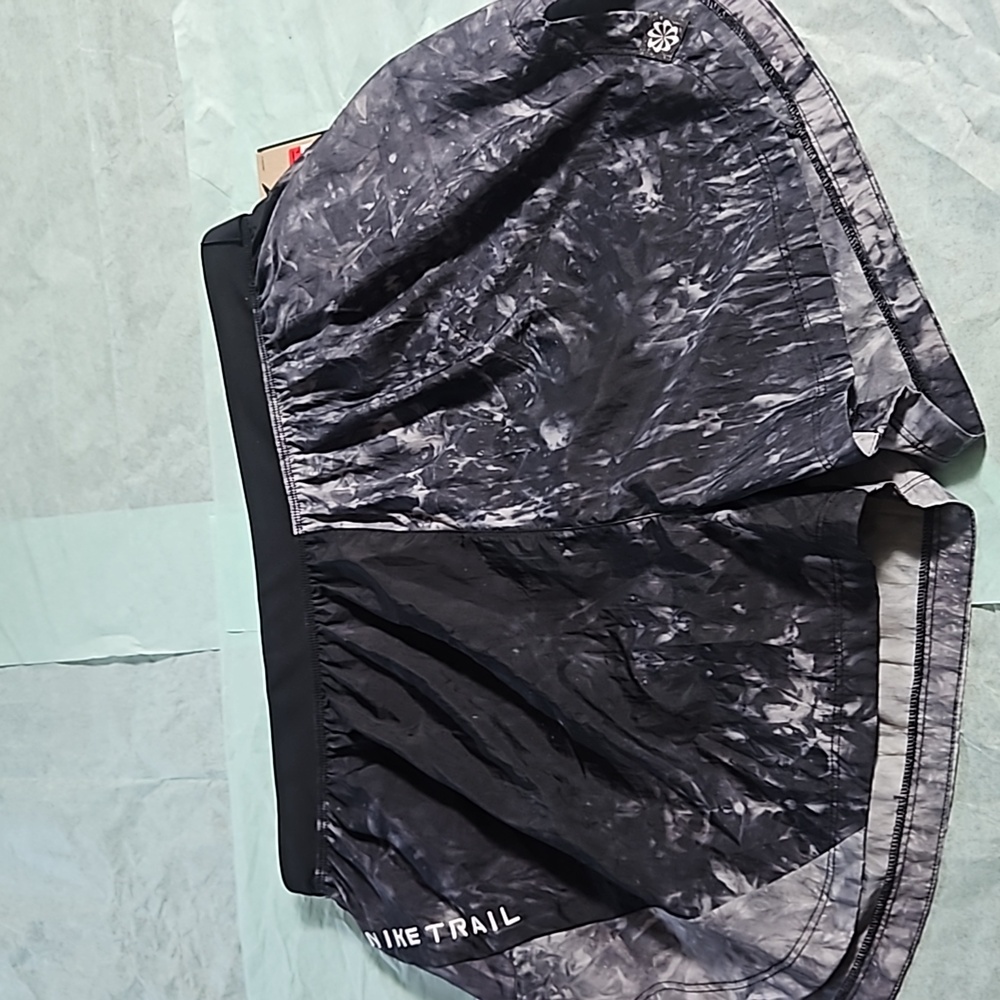 Nike Women’s Black Marble-Print Athletic Running Shorts
